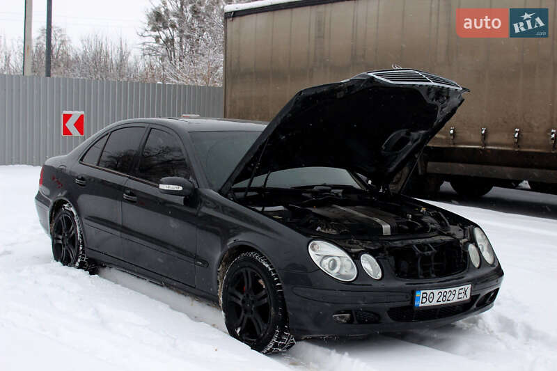 Седан Mercedes-Benz E-Class 2002 в Кременці