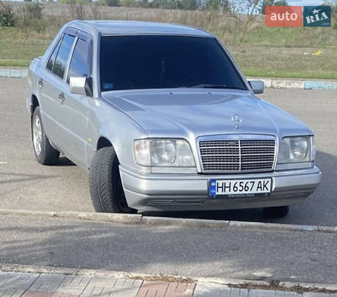 Седан Mercedes-Benz E-Class 1995 в Южном фото 4 Седан Mercedes-Benz E-Class 1995 в Южном