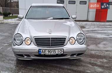 Седан Mercedes-Benz E-Class 2001 в Днепре
