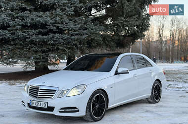 Седан Mercedes-Benz E-Class 2011 в Сарнах