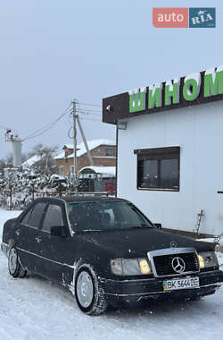 Седан Mercedes-Benz E-Class 1986 в Збараже