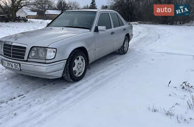 Седан Mercedes-Benz E-Class 1995 в Пирятине