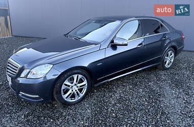 Седан Mercedes-Benz E-Class 2011 в Луцке