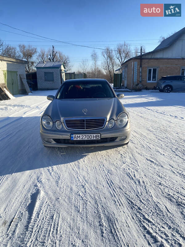 Седан Mercedes-Benz E-Class 2003 в Брусилове