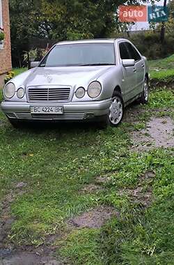 Седан Mercedes-Benz E-Class 1995 в Золочеві