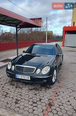 Седан Mercedes-Benz E-Class 2002 в Кременце