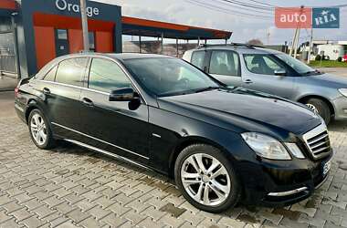 Седан Mercedes-Benz E-Class 2010 в Львове