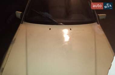 Седан Mercedes-Benz E-Class 1991 в Львове