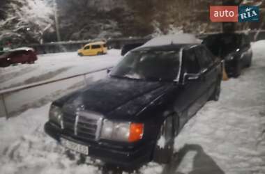Седан Mercedes-Benz E-Class 1987 в Чернівцях