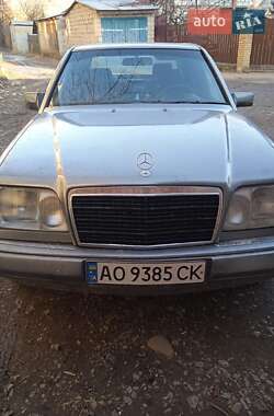Седан Mercedes-Benz E-Class 1995 в Ужгороде