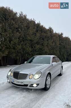 Седан Mercedes-Benz E-Class 2004 в Калуше