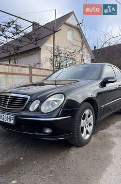 Седан Mercedes-Benz E-Class 2005 в Изе