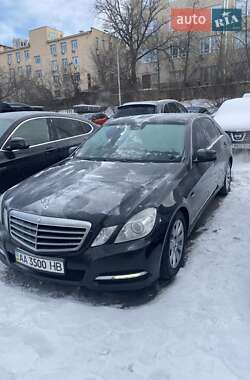 Седан Mercedes-Benz E-Class 2010 в Киеве