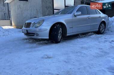 Седан Mercedes-Benz E-Class 2002 в Черновцах