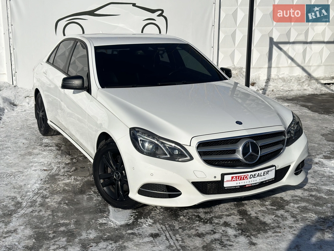 2013 Mercedes-Benz E-klasse - мініатюра 30