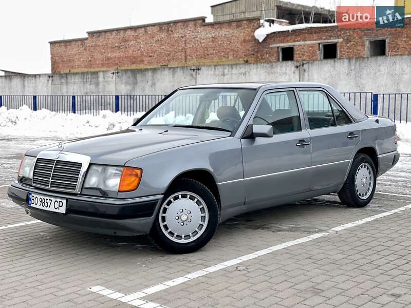 Mercedes-Benz E-Class 1989