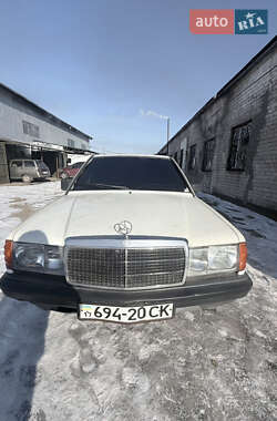 Седан Mercedes-Benz E-Class 1986 в Павлограде