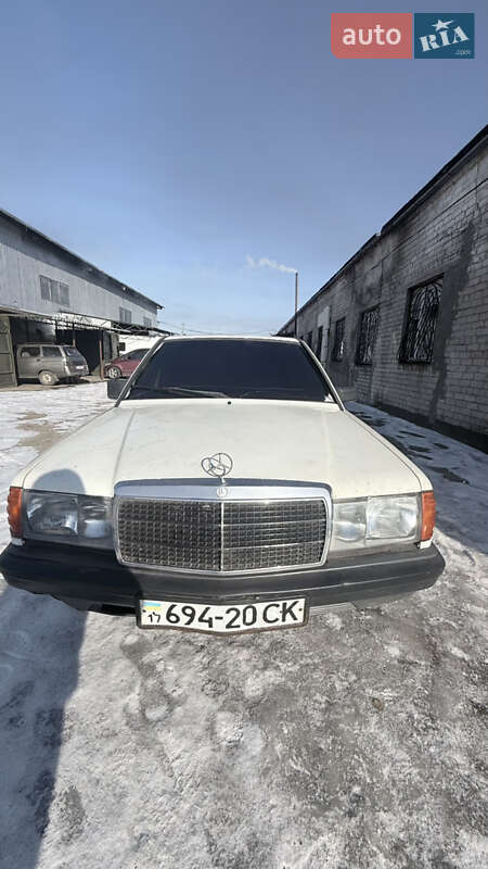 Mercedes-Benz E-Class 1986