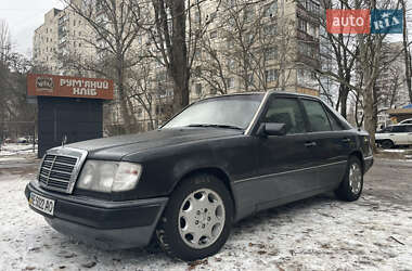 Седан Mercedes-Benz E-Class 1993 в Николаеве