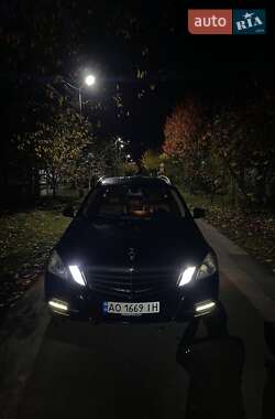 Универсал Mercedes-Benz E-Class 2011 в Ужгороде
