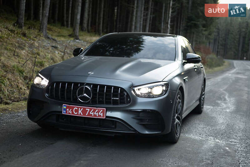 Mercedes-Benz E-Class 2022