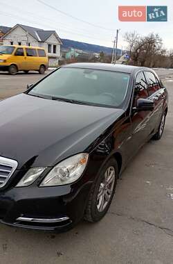 Седан Mercedes-Benz E-Class 2011 в Могилев-Подольске