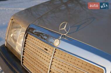 Седан Mercedes-Benz E-Class 1988 в Днепре