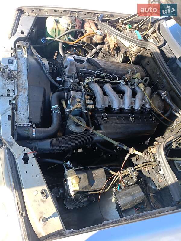 Mercedes-Benz E-Class 1989