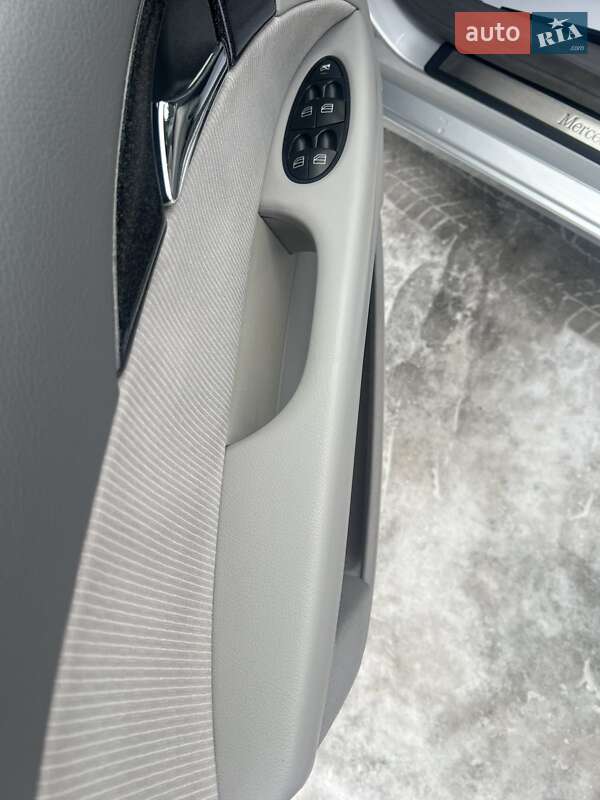 Седан Mercedes-Benz E-Class 2006 в Луцке