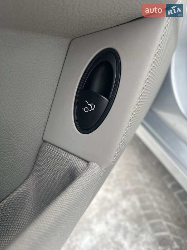 Седан Mercedes-Benz E-Class 2006 в Луцке