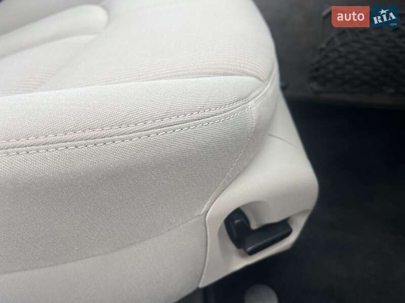 Седан Mercedes-Benz E-Class 2006 в Луцке