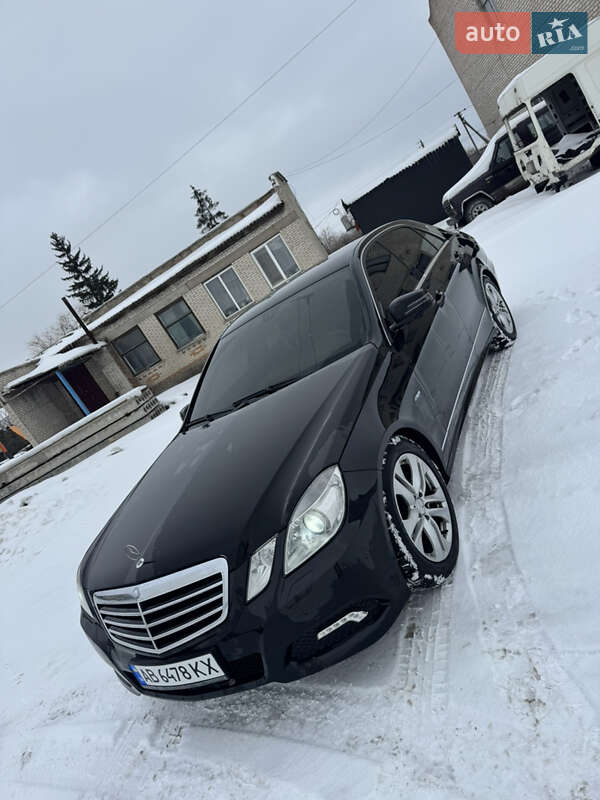 Седан Mercedes-Benz E-Class 2010 в Гайсине