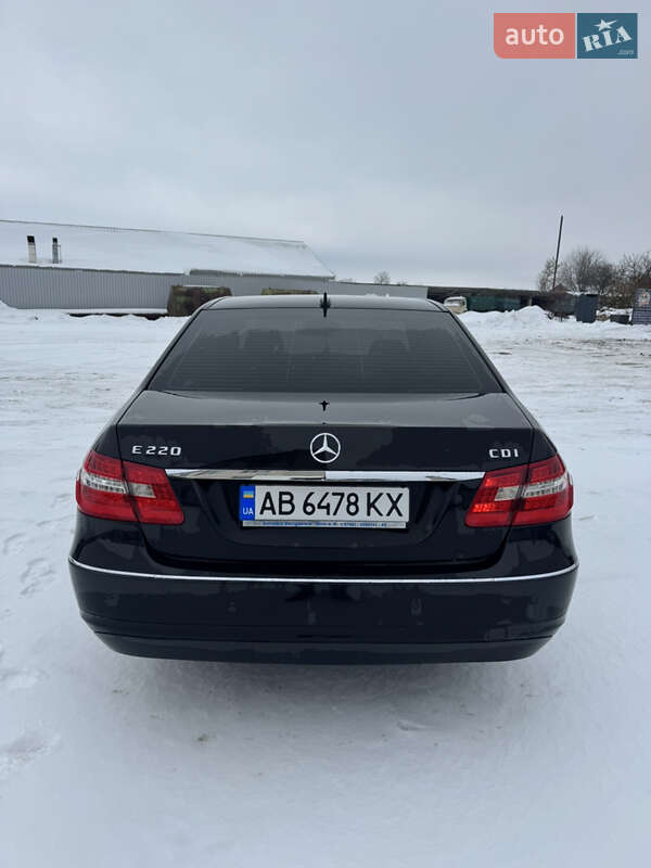 Седан Mercedes-Benz E-Class 2010 в Гайсине