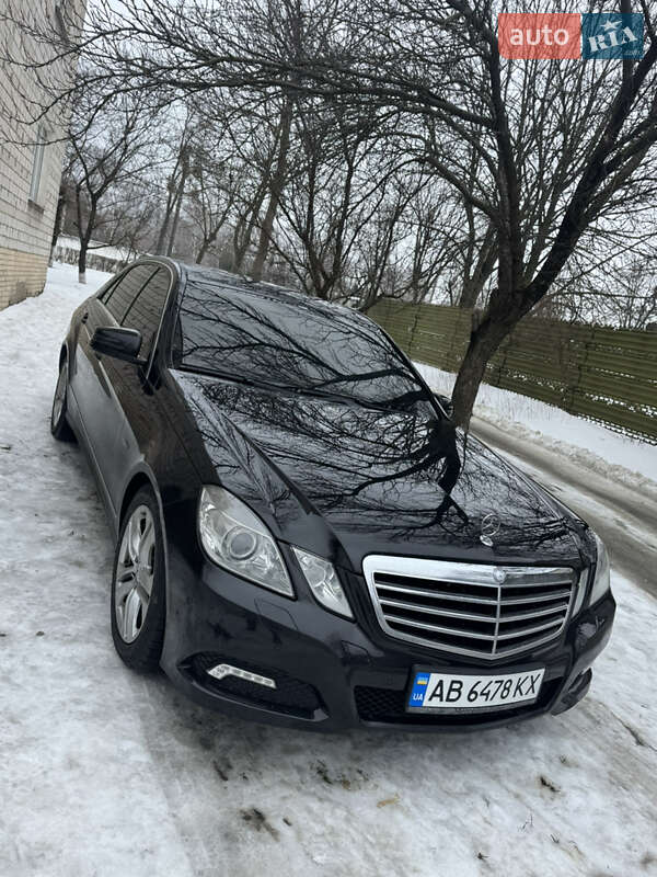 Седан Mercedes-Benz E-Class 2010 в Гайсине