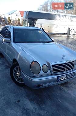 Седан Mercedes-Benz E-Class 1997 в Кицмани