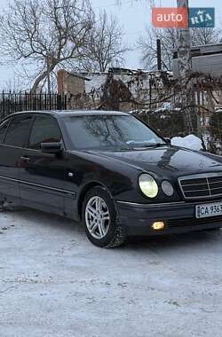 Седан Mercedes-Benz E-Class 1997 в Шполі