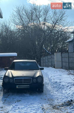 Седан Mercedes-Benz E-Class 1996 в Киеве