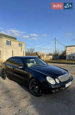 Седан Mercedes-Benz E-Class 2004 в Буче