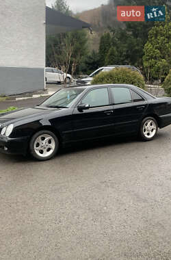 Седан Mercedes-Benz E-Class 2002 в Ужгороде