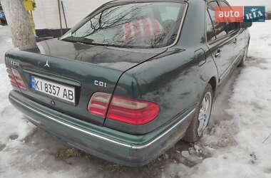 Седан Mercedes-Benz E-Class 2000 в Тетієві