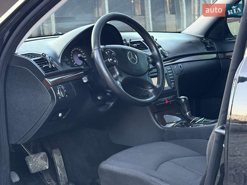 Седан Mercedes-Benz E-Class 2008 в Меденичах