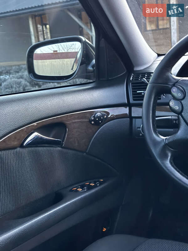 Седан Mercedes-Benz E-Class 2008 в Меденичах