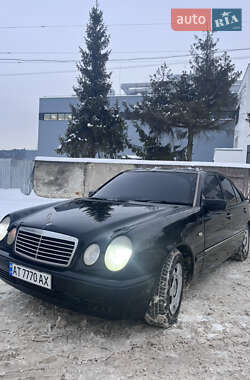 Седан Mercedes-Benz E-Class 1996 в Ивано-Франково