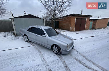 Седан Mercedes-Benz E-Class 2001 в Богодухове