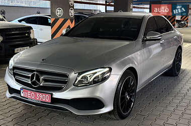 Седан Mercedes-Benz E-Class 2017 в Ужгороді