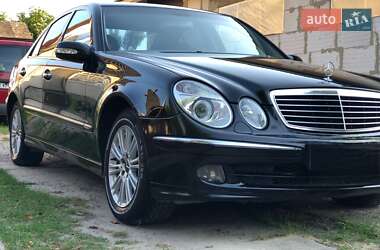 Седан Mercedes-Benz E-Class 2004 в Цумани