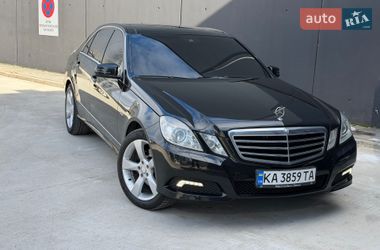 Седан Mercedes-Benz E-Class 2010 в Києві