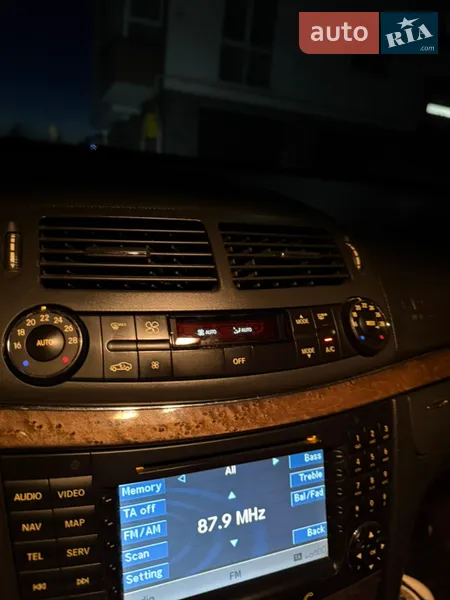 Mercedes-Benz E-Class 2005 VIN WDB2110231A751557 фото оголошення 29 з 59