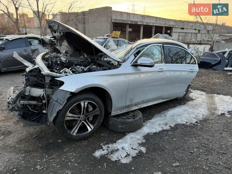 Mercedes-Benz E-Class 2016