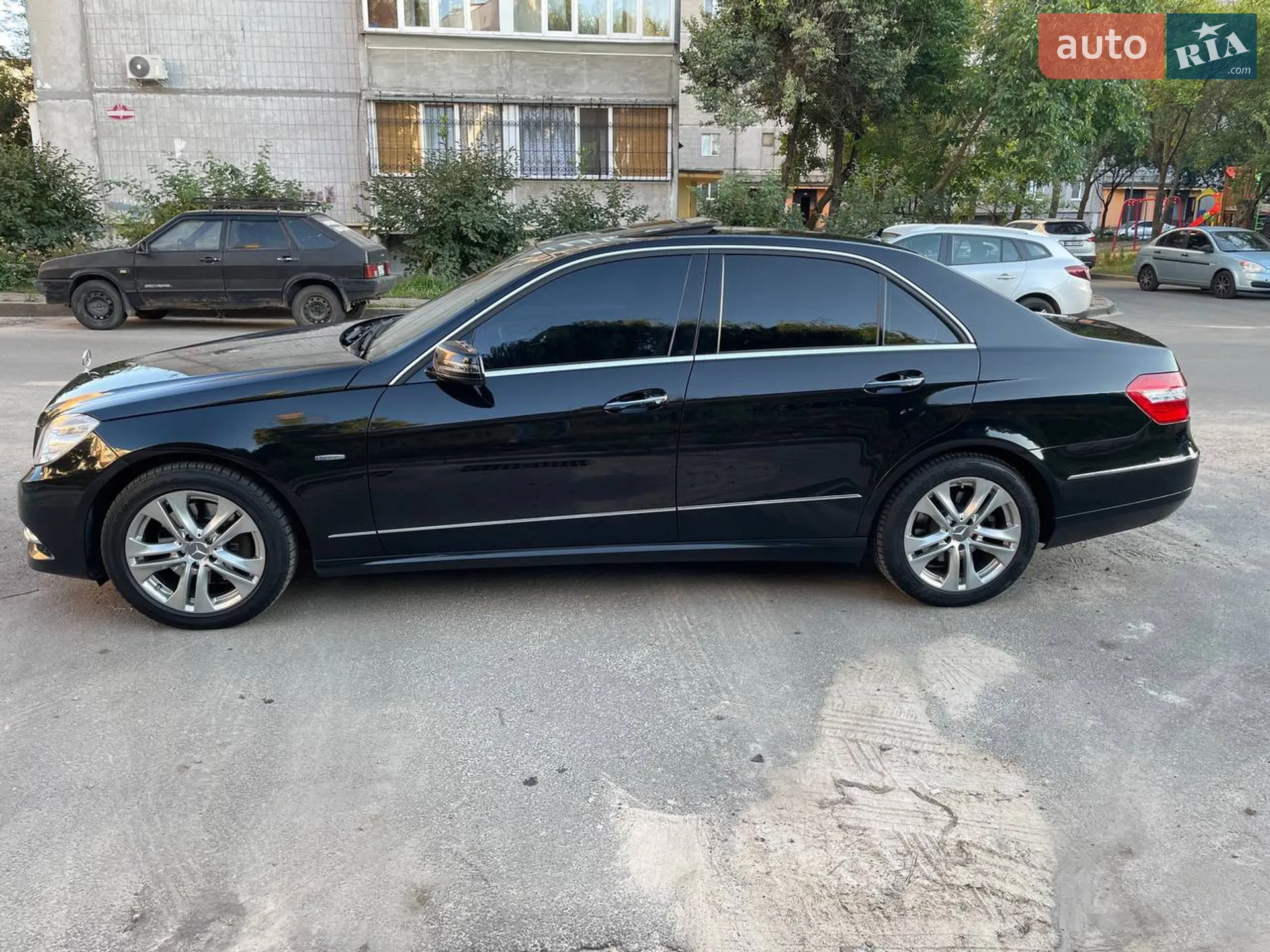 2011 Mercedes-Benz E-klasse - мініатюра 3